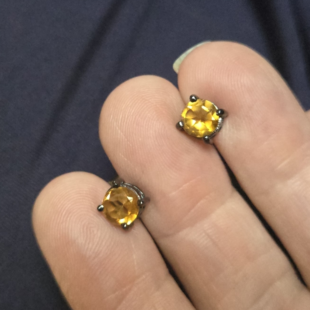 Citrine .75k Sterling & Rhodium Stud Earrings - Picture 5 of 7